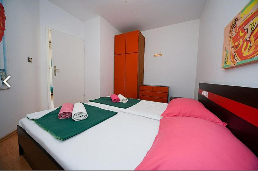 Apartments Dvori Novalja Bagian luar foto