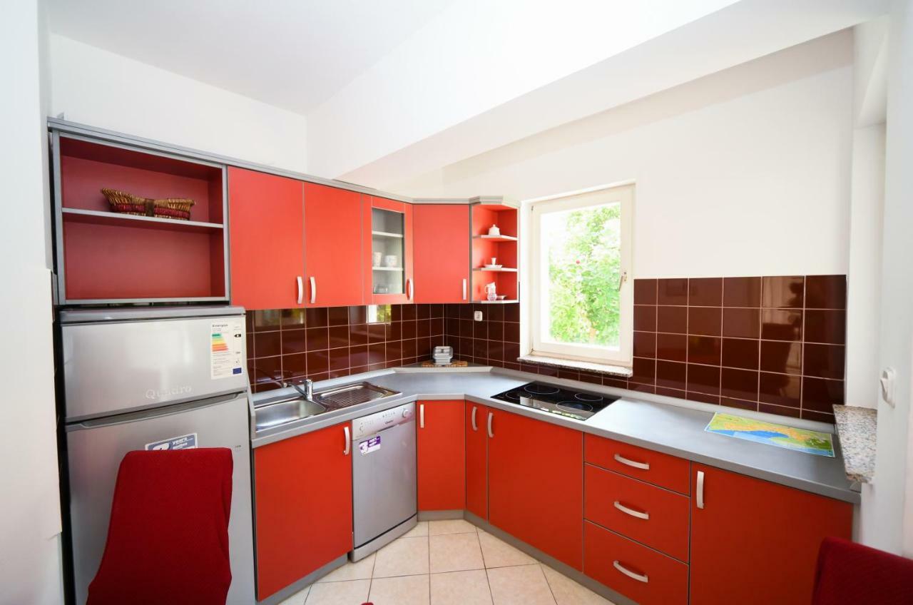 Apartments Dvori Novalja Bagian luar foto