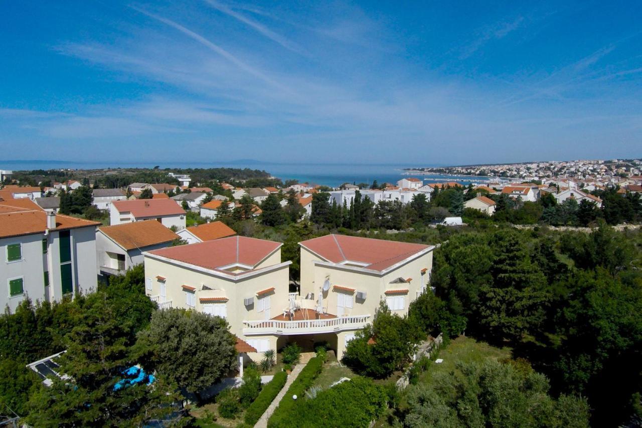 Apartments Dvori Novalja Bagian luar foto