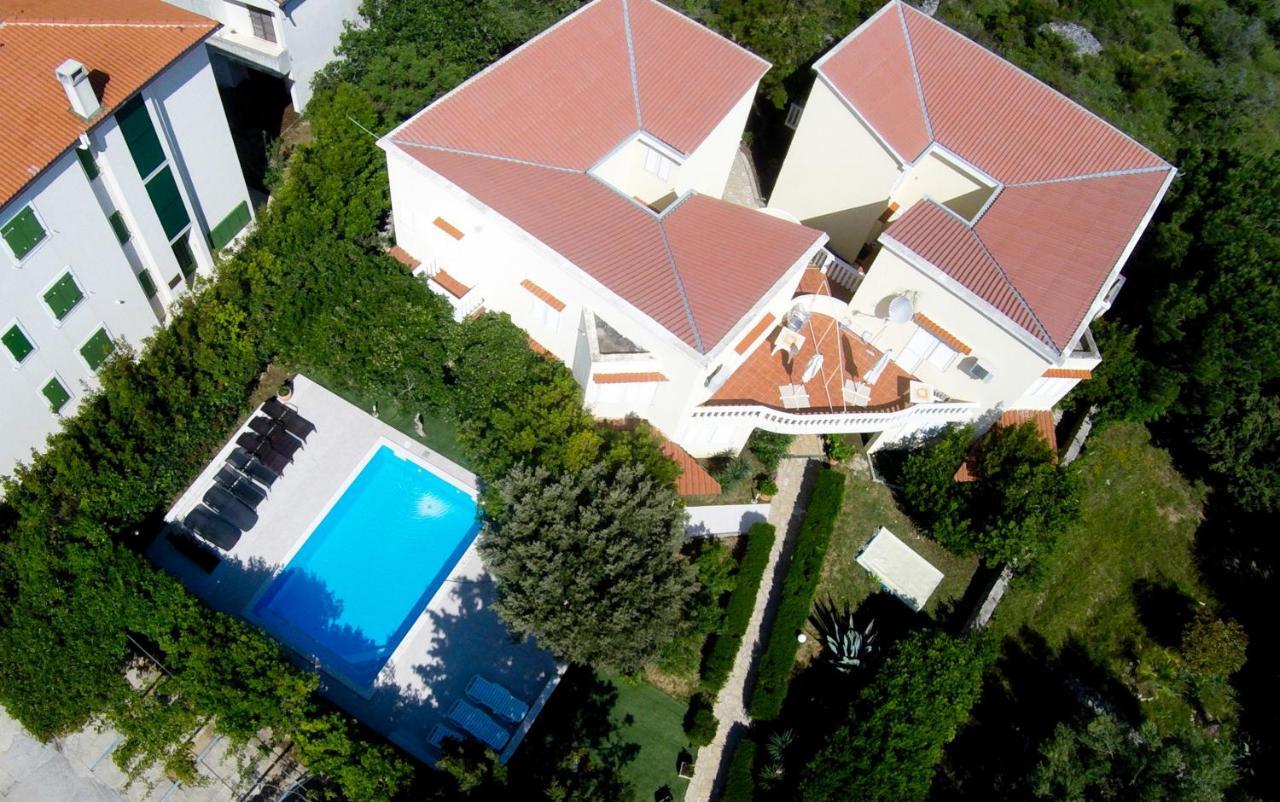 Apartments Dvori Novalja Bagian luar foto